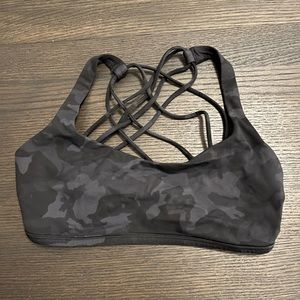 Lululemon free to be wild sports bra sz8